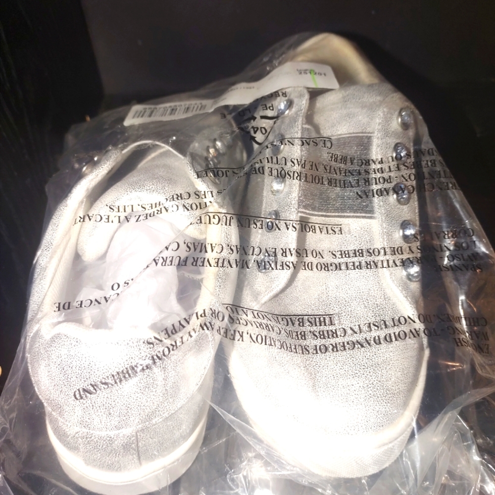 Shoe